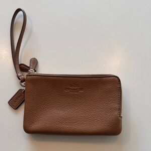 Coach  Double Corner Zipper Wristlet in Brown Pebbled Leather